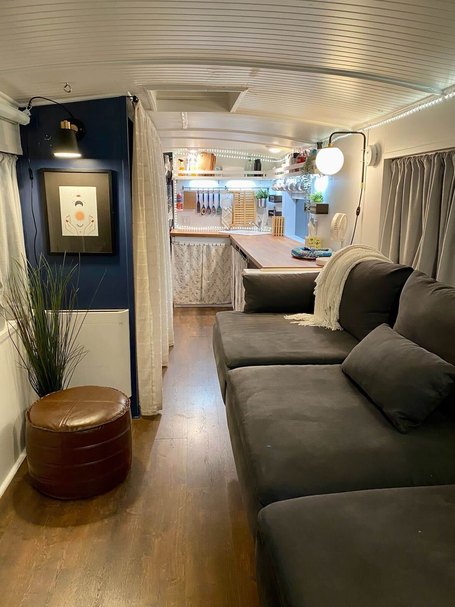 Greyhound Bus Conversion - u6b4axa